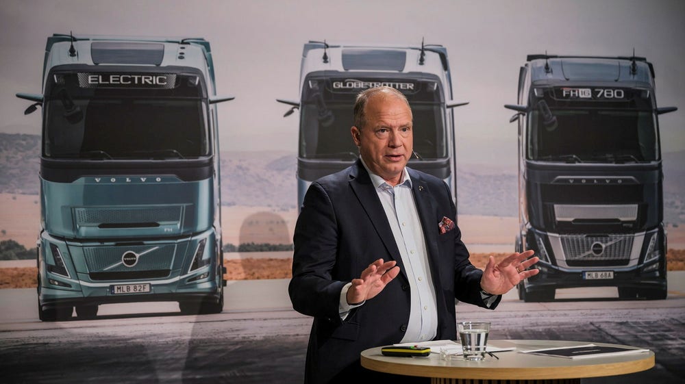 AB Volvo stramar åt distansarbetet: Kontoret ska vara standard​​
