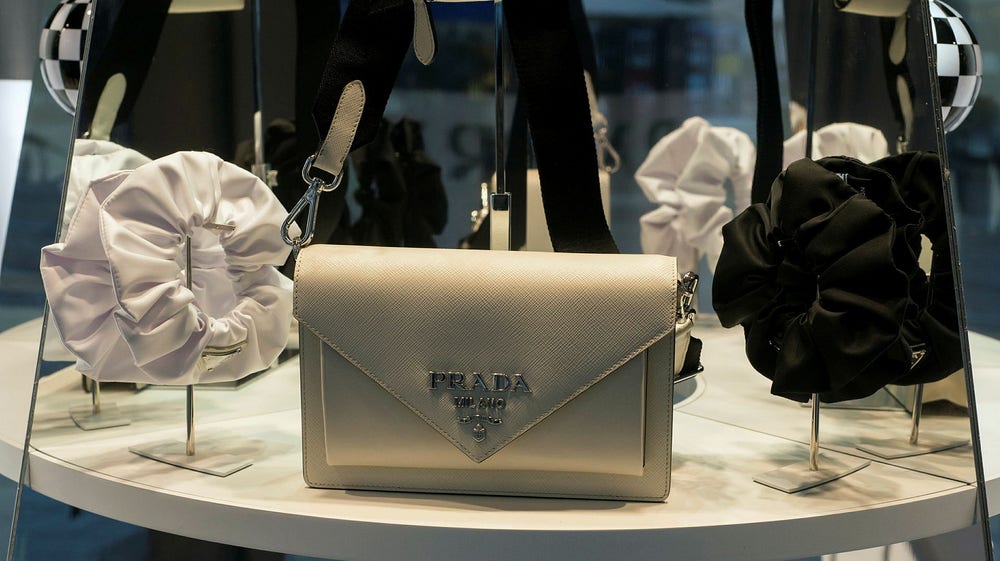 Källor: Prada vill köpa Versace​​