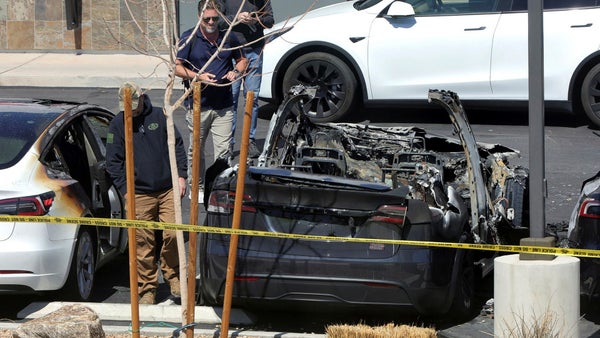 FBI utreder Tesla-attacker: “Inhemsk terrorism”​​