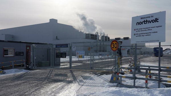 Di avslöjar: Runt hälften av Northvolts personal måste gå​​