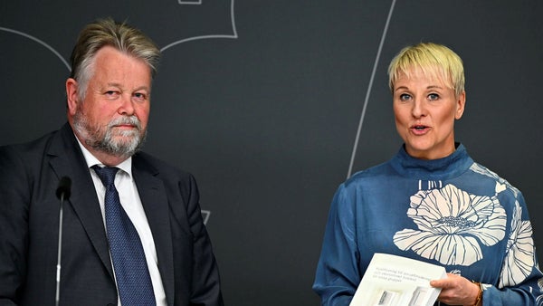 Utredare: Invandrare ska kvalificera sig för bidrag​​