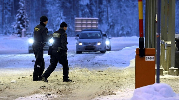 Varnar för rysk rustning längs finska gränsen​​
