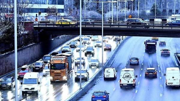 Fler mil i bil men färre i lastbil – sanningen bakom statistiken​​