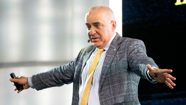 Schackmästarens spådom: Trump överger Putin​​