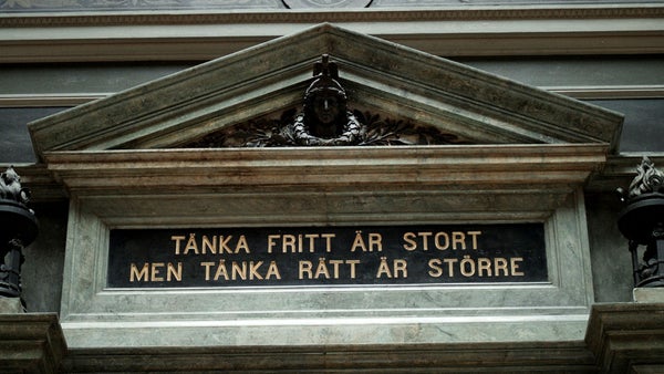 En fri akademi kräver ett fast ramverk​​