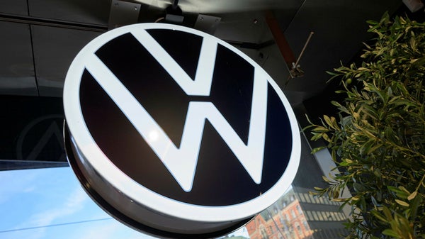 Aktieägarkritik mot Volkswagens ledning – aktien faller​​