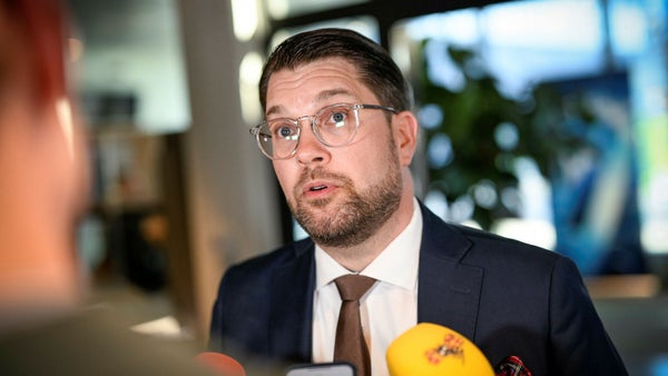 Politikerna bromsar när andra vill gasa​​