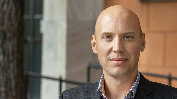 Börspoddaren tillbaka i etern som soloartist​​