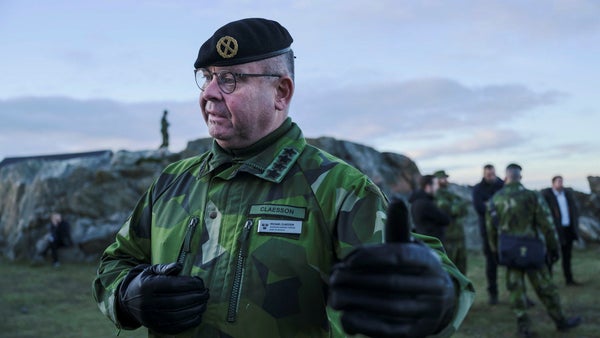 Lyssna till ÖB om cyberhoten​​