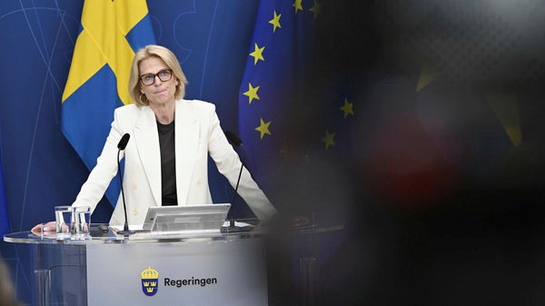 Finansministern varnar för än högre arbetslöshet​​