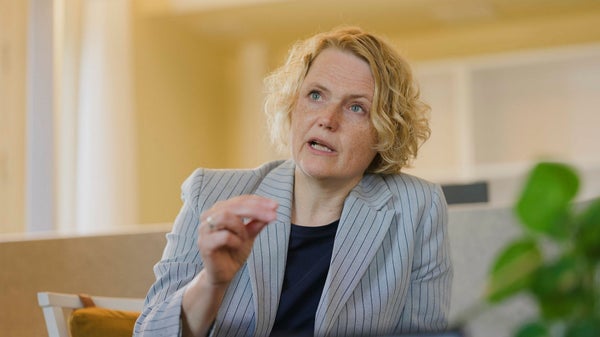 Centerns sakfrågor hör hemma på högersidan​​