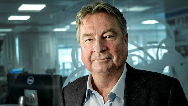 Lönelyft när krisbolagets vd fattar klubban på halvtid​​
