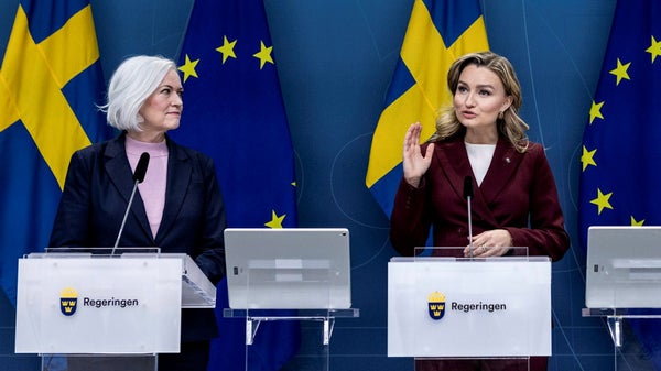 Låt privata vårdgivare kapa köerna​​