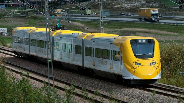 Tågtrafiken åter i gång efter polisens stopp​​