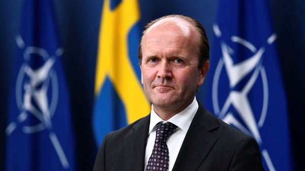 Miljardmannen som försvarsbolagen ska charma​​