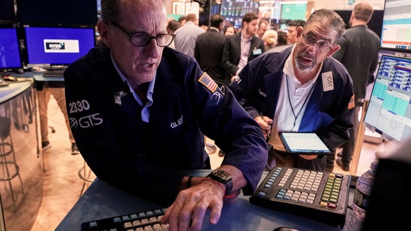 Wall Street lyfter – summerar stark månad​​
