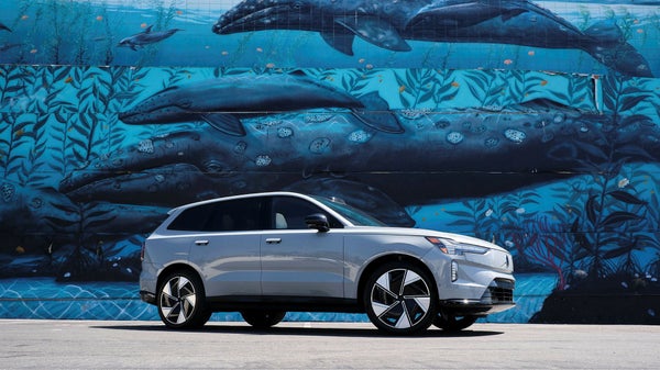 Efter totalstoppet: Volvo Cars USA-fabrik rullar igen​​