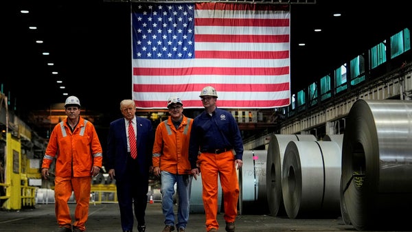 Trumps nya ståltullar träder i kraft​​