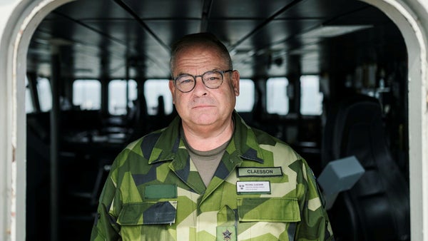 ÖB: Vi köper vapen som kan slå in i Ryssland​​