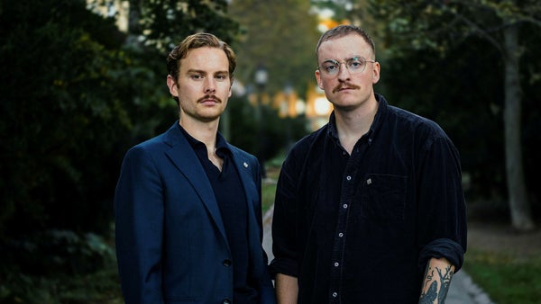 Centerstudenter: Gör första miljonen skattefri​​