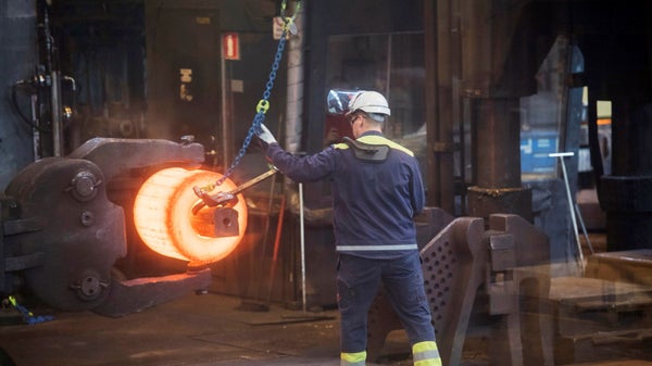 Skapa ett ”stålverk Norrbotten” för att rädda investeringarna​​