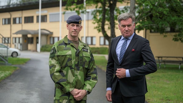 Sveriges arméchef mitt i krigsoron – så vill han rusta upp​​
