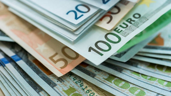 Dollarn pressad – svagast mot euron på tre år​​