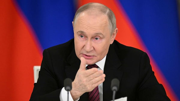 Vladimir Putin: Vi ska hjälpa det iranska folket​​
