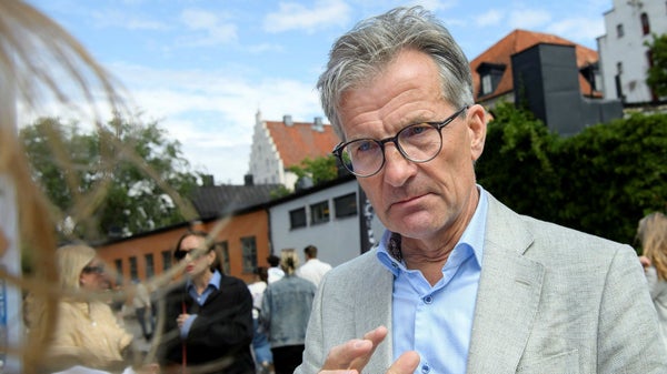 Riksbankschefens varning: hög belåning när inkomsttaket slopas​​