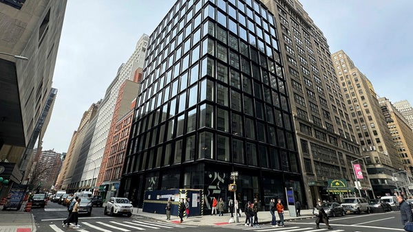 Corem säljer prestigeprojekt i New York​​