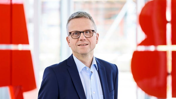 ABB-topp miljonsäljer aktier efter rapportkrossen​​