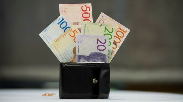 Räntor och krona steg efter oväntat hög juniinflation​​