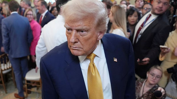 Uppgifter: Trump höjer tullkravet mot EU​​