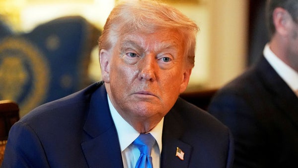 Trump överväger nya sanktioner mot Ryssland​​