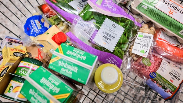 Maten allt billigare – största nedgången på två år​​