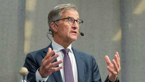 Riksbanken vacklar i tron på kronans styrka​​