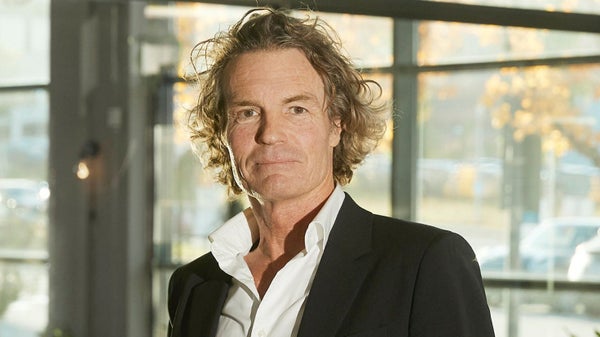 Grönt ljus: Rutger Arnhult får köpa aktier med premie​​