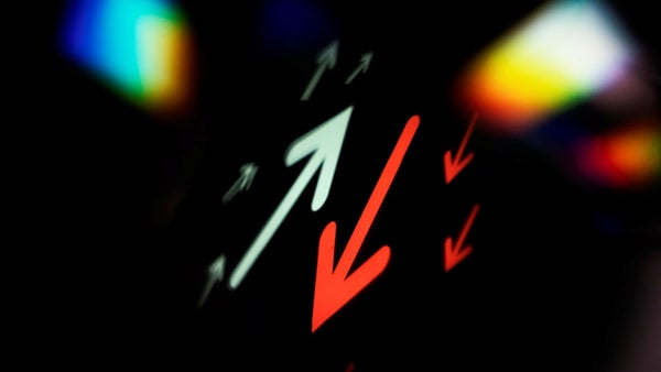 Blandad rapportmåndag – serieförvärvare faller tungt​​