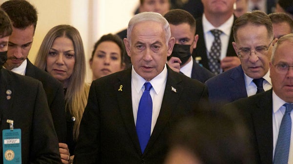 Netanyahu i Vita huset: Beslutna att nå alla mål​​