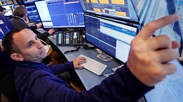 Wall Street öppnar sidledes – Storbankerna backar​​