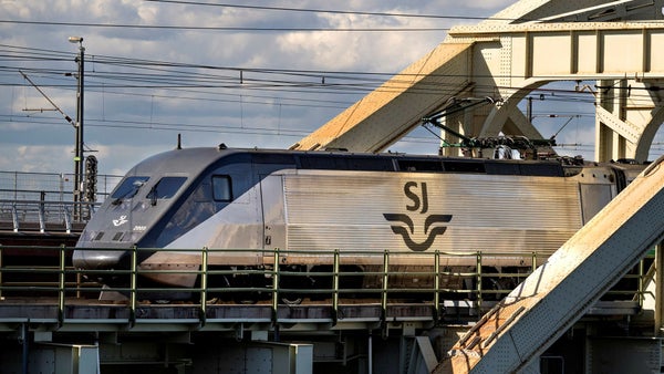 Nytt tågstrul: Elfel mellan Göteborg och Stockholm​​