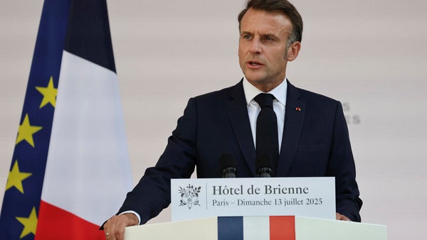 Macron: Höjer militärbudgeten med 72,5 miljarder​​