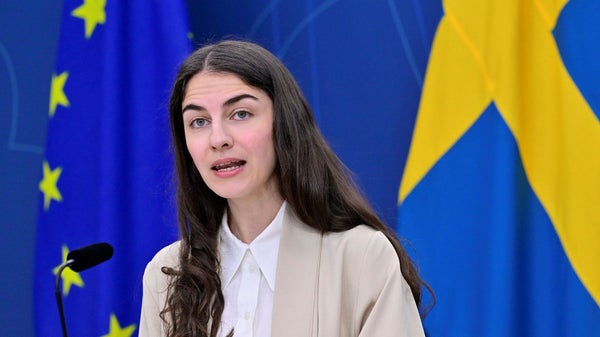 Ministern om tågstoppet: ”Jättedåligt”​​