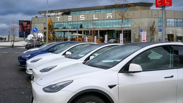 Teslas försäljning svagare än väntat andra kvartalet