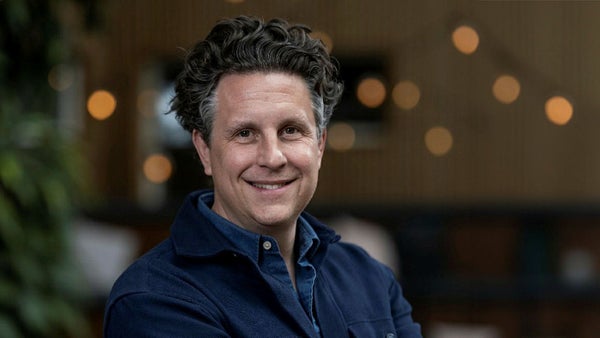 Scandics finanschef köper aktier​​