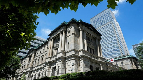 Ex-ledamot tror Bank of Japan höjer först nästa år​​
